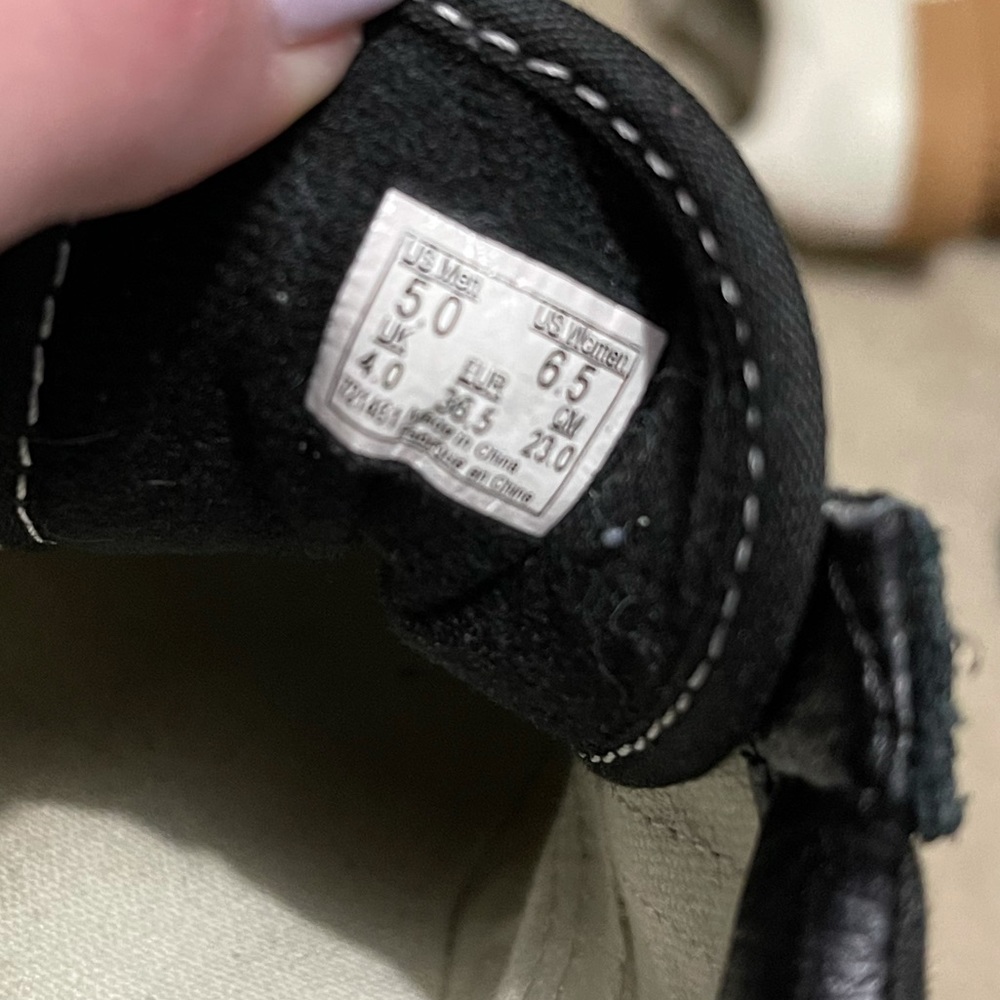 Vans - Picture 5 of 5